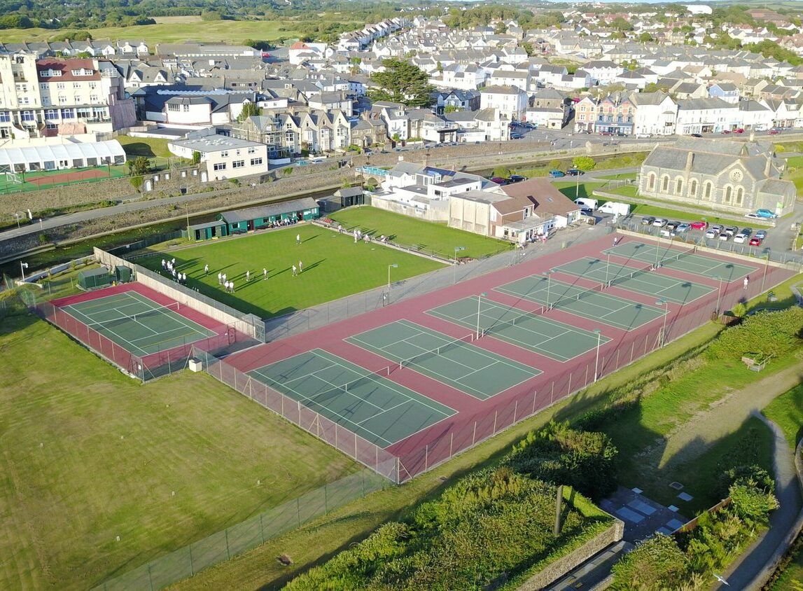 things to do bude tennis